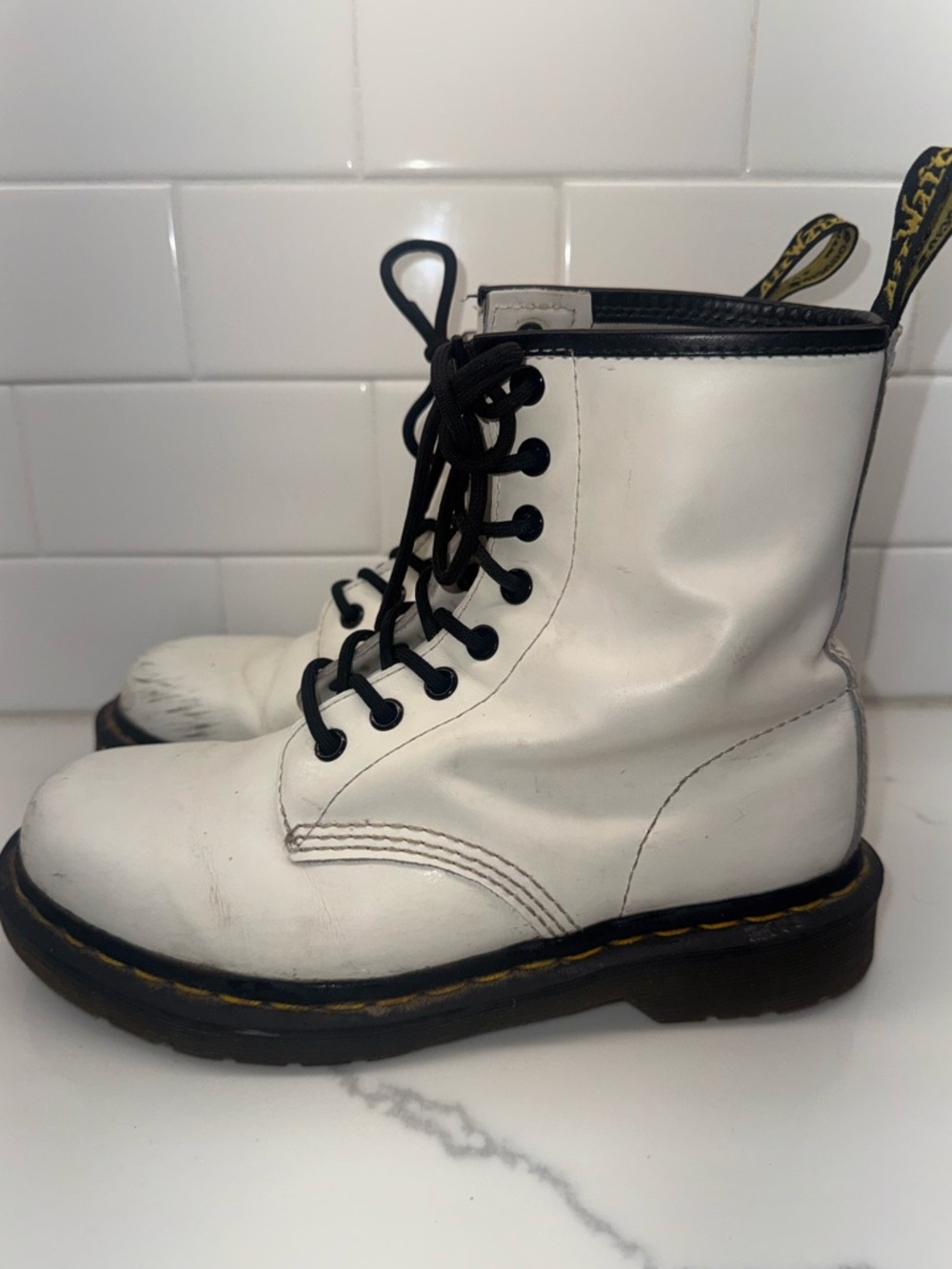 Dr. Martens 1460 Smooth Leather 8-Eyelet Combat Boots white size 7 women